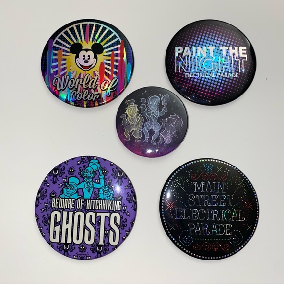 Unofficial Disney Buttons Set of 5 - Picture 1 of 2